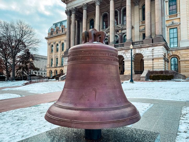 liberty bell at illinois state capitol building